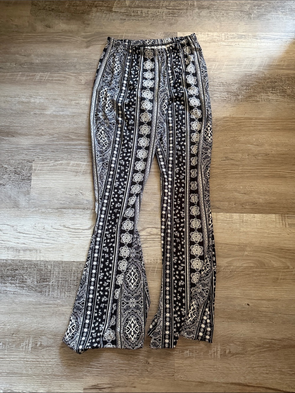 Black & White Patterned Flare Pants - Women